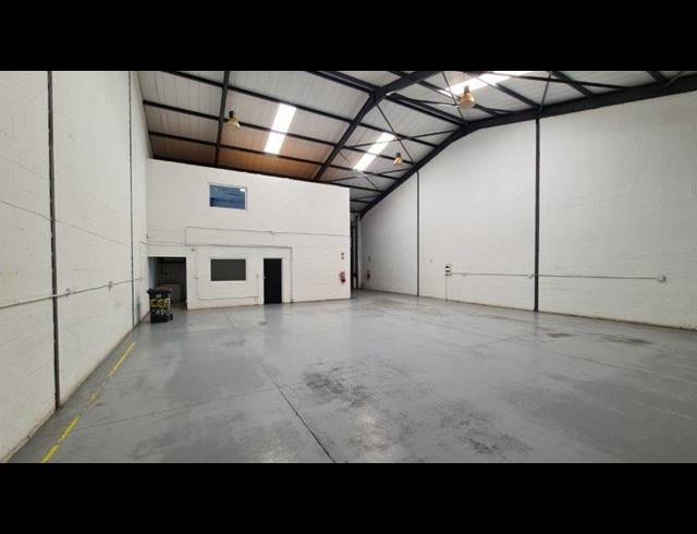 564M² WAREHOUSE TO LET IN KILLARNEY GARDENS